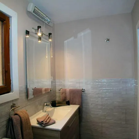 Cottage With 1 Bedroom, 1 Bathroom, Heated Solar Pool, Sauna, Jacuzzi, Garden Дом отдыха *