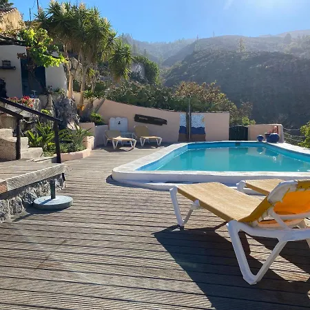 Cottage With 1 Bedroom, 1 Bathroom, Heated Solar Pool, Sauna, Jacuzzi, Garden *
